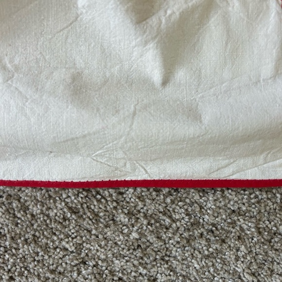 Vintage embroidered floral apron with pocket. Super cute. Homemaker. Cottagecore - Picture 5 of 10